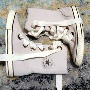 Converse Faux Fur/Fleece Lined Suade Lace Up Boots